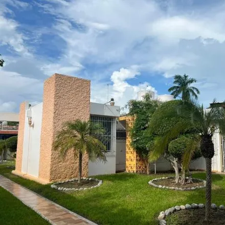 Buy this 5 bed house on Calle Hidroeléctrica de Malpaso in 77035 Chetumal, ROO