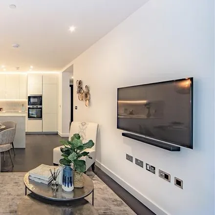 Image 1 - Thornes House, Ponton Road, Nine Elms, London, SW11 7DA, United Kingdom - House for rent