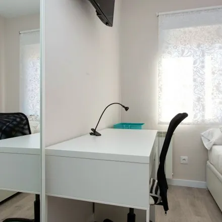 Rent this 1 bed apartment on Calle de Ofelia Nieto in 42, 28039 Madrid
