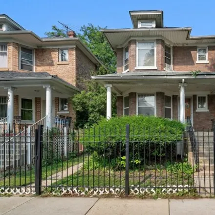 Image 1 - 944 North Lawler Avenue, Chicago, IL 60651, USA - House for sale