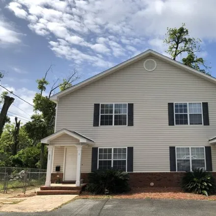 Rent this studio apartment on 433 West Brevard Street in Tallahassee, FL 32304