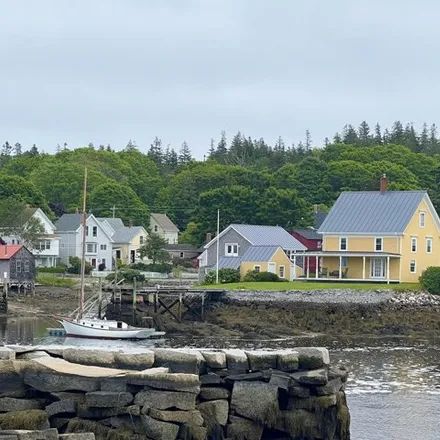 Buy this 3 bed house on 27 Clamshell Aly in Vinalhaven, Maine