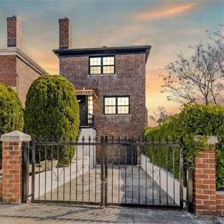 Image 1 - 2004 Turnbull Avenue, New York, NY 10473, USA - House for sale