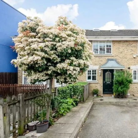Buy this 3 bed house on 35 Staffordshire Street in London, SE15 5TJ