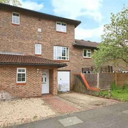 Image 1 - Southwick Court, Bracknell Forest, RG12 0XL, United Kingdom - Townhouse for sale