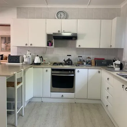 Image 3 - Douglas Street, Overstrand Ward 13, Overstrand Local Municipality, 7201, South Africa - Apartment for rent