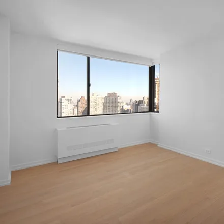 Image 5 - 180 W 60th St, Unit 34M - Apartment for rent