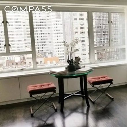 Image 5 - Manhattan House, 200 East 66th Street, New York, NY 10065, USA - Condo for sale