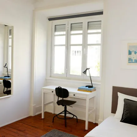 Rent this 5 bed room on Neshamáh - Massage and Alternative Therapies in Rua Rodrigo da Fonseca 81, 1250-190 Lisbon