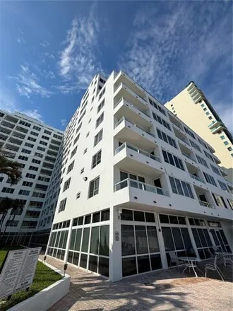 Image 9 - Carriage Club North, 5005 Collins Avenue, Miami Beach, FL 33140, USA - Condo for rent