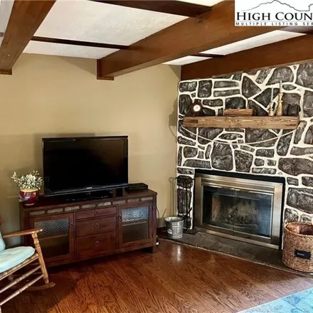 Image 3 - 53 Laurel Drive, Norwood Hollow, Avery County, NC 28604, USA - Condo for sale