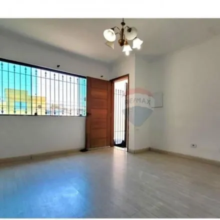 Buy this 2 bed house on Rua Almada 647 in Jardim Santo Alberto, Santo André - SP