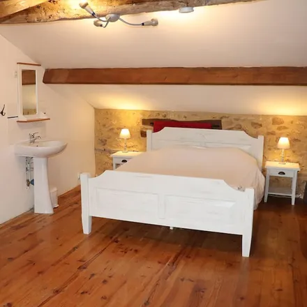 Rent this 4 bed house on 24480 Le Buisson-de-Cadouin