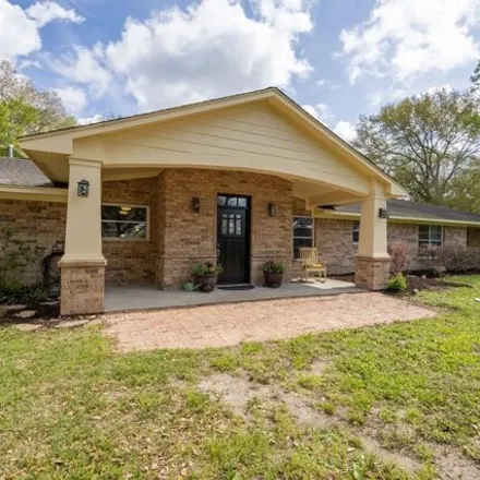 Buy this 5 bed house on 1050 Glenview Drive in Pearland, TX 77581
