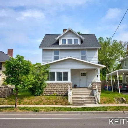 Buy this 3 bed house on 513 Martin Luther King Jr. Street Southeast in Grand Rapids, MI 49507