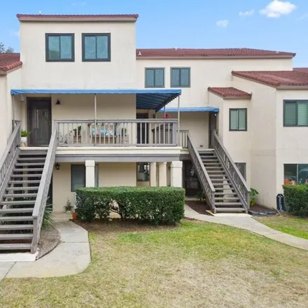 Buy this 2 bed condo on Entrance Road in Navarre, FL 32566