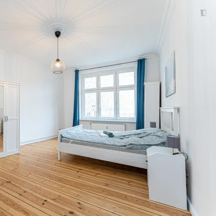 Rent this 1 bed apartment on Boxi Spätshop in Boxhagener Straße, 10245 Berlin