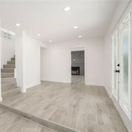 Image 6 - 23085 Erwin Street, Los Angeles, CA 91367, USA - House for rent