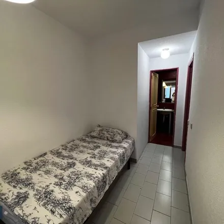 Rent this 4 bed apartment on Colegio de Educación Infantil y Primaria Fernando el Católico in Calle de Fernando el Católico, 16