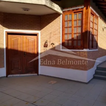 Buy this 4 bed house on Rua Doutor Durval Knox da Veiga in Samambaia, Jundiaí - SP