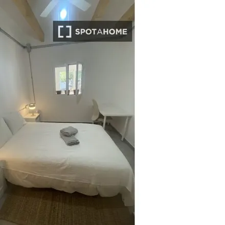 Rent this 5 bed room on Carrer de Hiroshima in 3, 07004 Palma