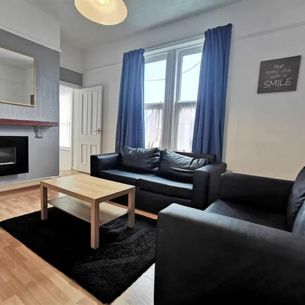 Rent this 3 bed apartment on Wingrove Avenue in Newcastle upon Tyne, NE4 9BN