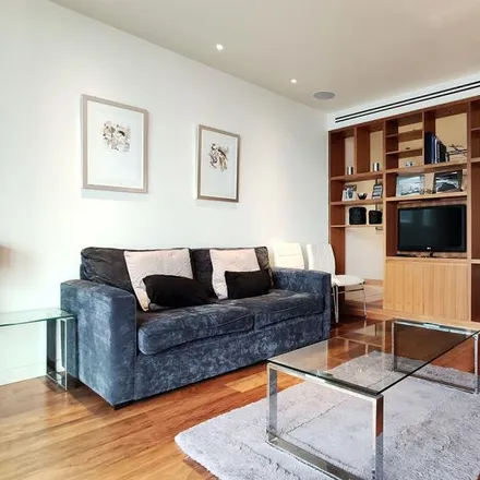 Rent this studio apartment on CityPoint in unnamed road, London