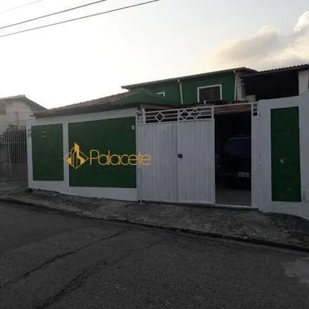 Buy this 5 bed house on Rua Ramiro Adolpho de Souza Guimarães in Lavadouro de Areia, Taubaté - SP