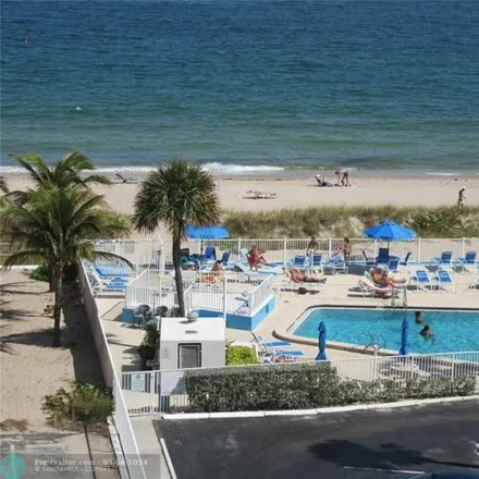 Image 2 - Caribe Condos of Lauderdale-by-the-Sea, 4050 North Ocean Drive, Lauderdale-by-the-Sea, Broward County, FL 33308, USA - Condo for sale