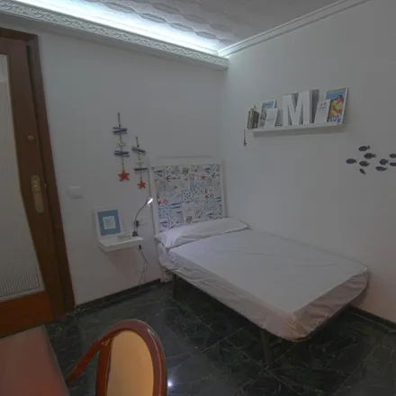 Rent this 6 bed room on Carrer de Sogorb in 9, 46002 Valencia