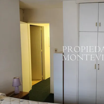 Rent this studio apartment on Chesterfield Tower in Doctor José Scosería, 11311 Montevideo