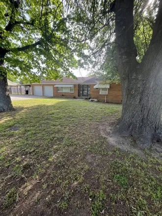 Buy this 3 bed house on 778 South Main Street in Kennett, MO 63857