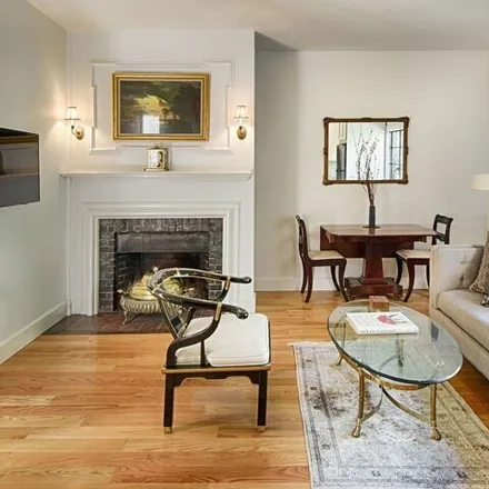 Image 1 - 1617;1619 Massachusetts Avenue, Cambridge, MA 02163, USA - Apartment for rent