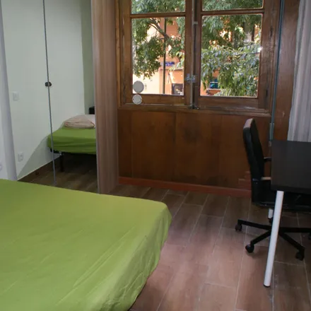 Rent this 8 bed room on Calle de Andrés Mellado in 45, 28015 Madrid