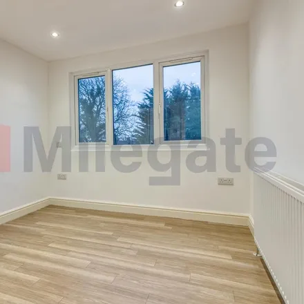 Image 2 - Station Road, The Hyde, London, NW4 4NH, United Kingdom - Apartment for rent