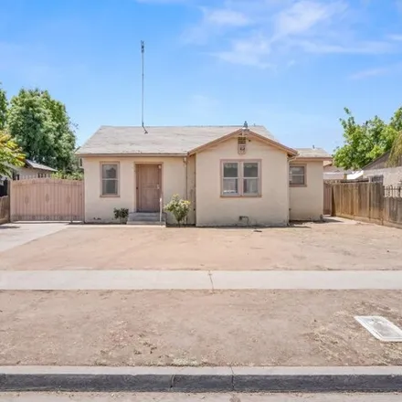 Buy this 2 bed house on 4610 East Lane Avenue in Fresno, CA 93702
