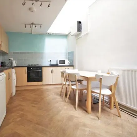 Rent this 6 bed house on Ashgate Road in Sheffield, S10 2QE
