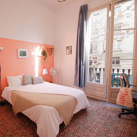 Rent this 5 bed room on Carrer d'Aragó in 109-111, 08015 Barcelona