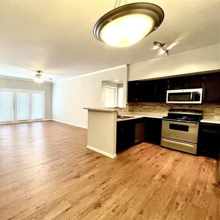 Rent this 2 bed apartment on 3336 Richmond Avenue in Houston, TX 77046