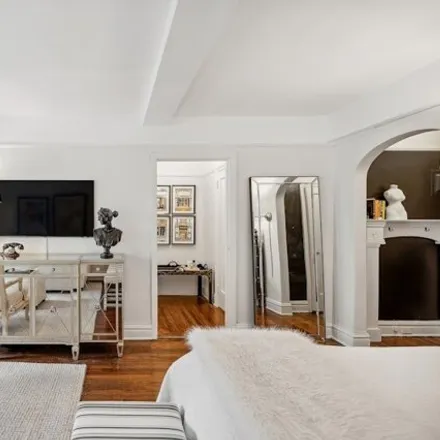 Buy this studio apartment on 319 East 50th Street in New York, NY 10022