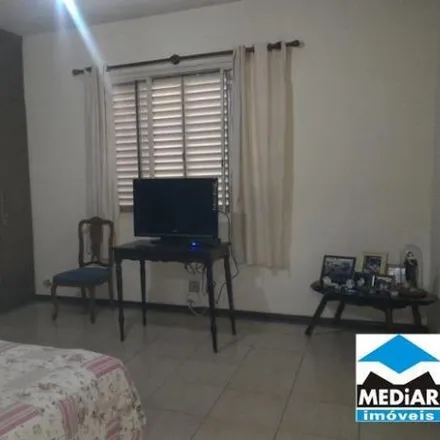 Buy this 3 bed house on Rua Coronel Júlio Pinto in Sagrada Família, Belo Horizonte - MG