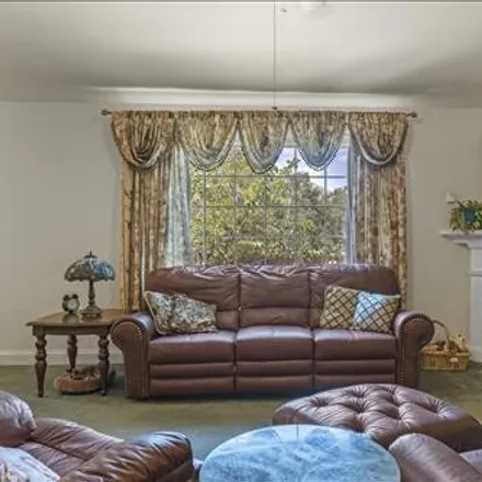 Image 5 - 21201 Country Club Drive, Golden Hills, Kern County, CA 93561, USA - House for sale