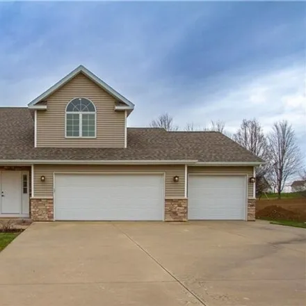 Buy this 5 bed house on 945 204th Place in Marion County, IA 50219
