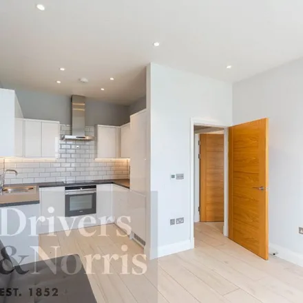Image 5 - Waverley Court, 465 Holloway Road, London, N19 3PG, United Kingdom - Apartment for rent