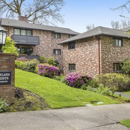 Buy this 3 bed condo on 1832 Southwest Elm Street in Portland, OR 97201