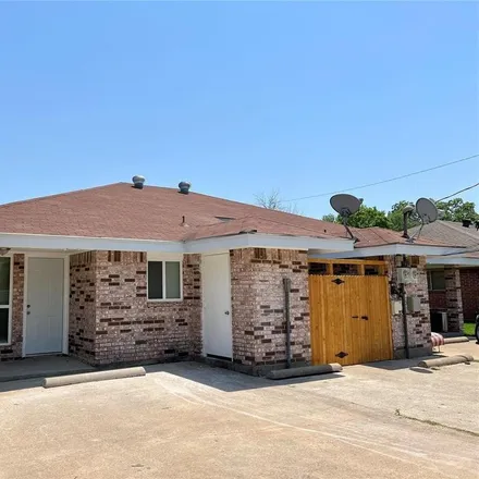 Rent this 2 bed duplex on 1201 Rogers Plaza in Irving, TX 75060