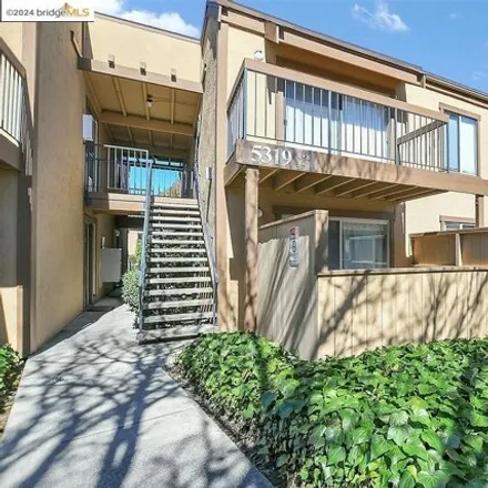 Buy this 1 bed condo on 5315 Ridgeview Circle in Contra Costa County, CA 94803