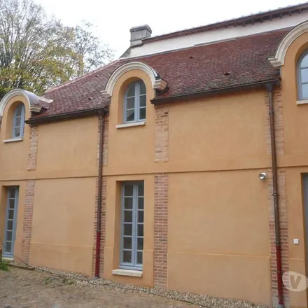 Rent this 4 bed apartment on 1 A Route de Cerisiers in 89300 Joigny, France