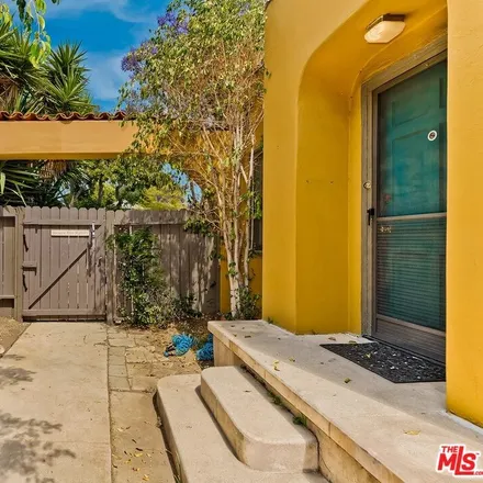 Image 3 - 1223 North Ogden Drive, West Hollywood, CA 90046, USA - Townhouse for sale