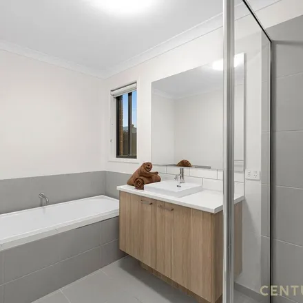 Image 3 - Bernardins Street, Clyde North VIC 3978, Australia - Apartment for rent